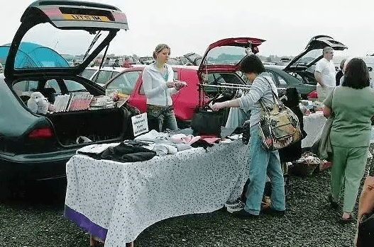 后备箱经济 城市夜色中的消费新活力与创意新舞台